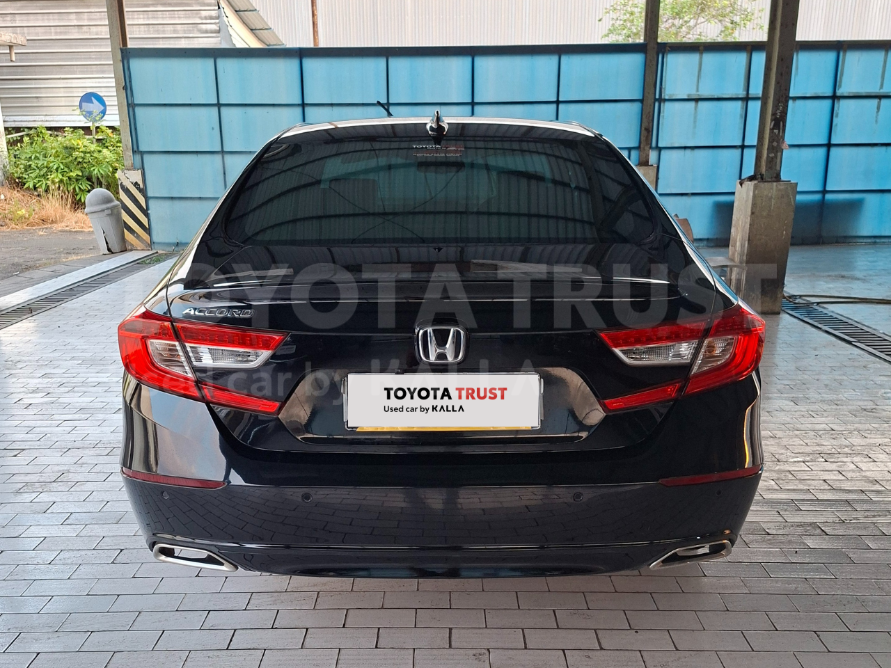 Foto Bagian Belakang Mobil