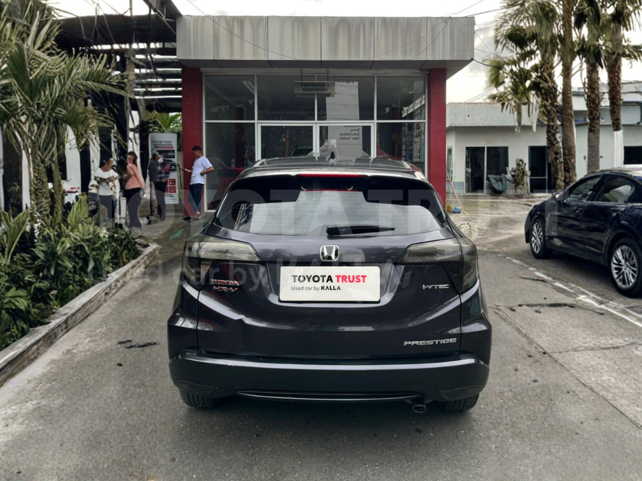 Foto Bagian Belakang Mobil