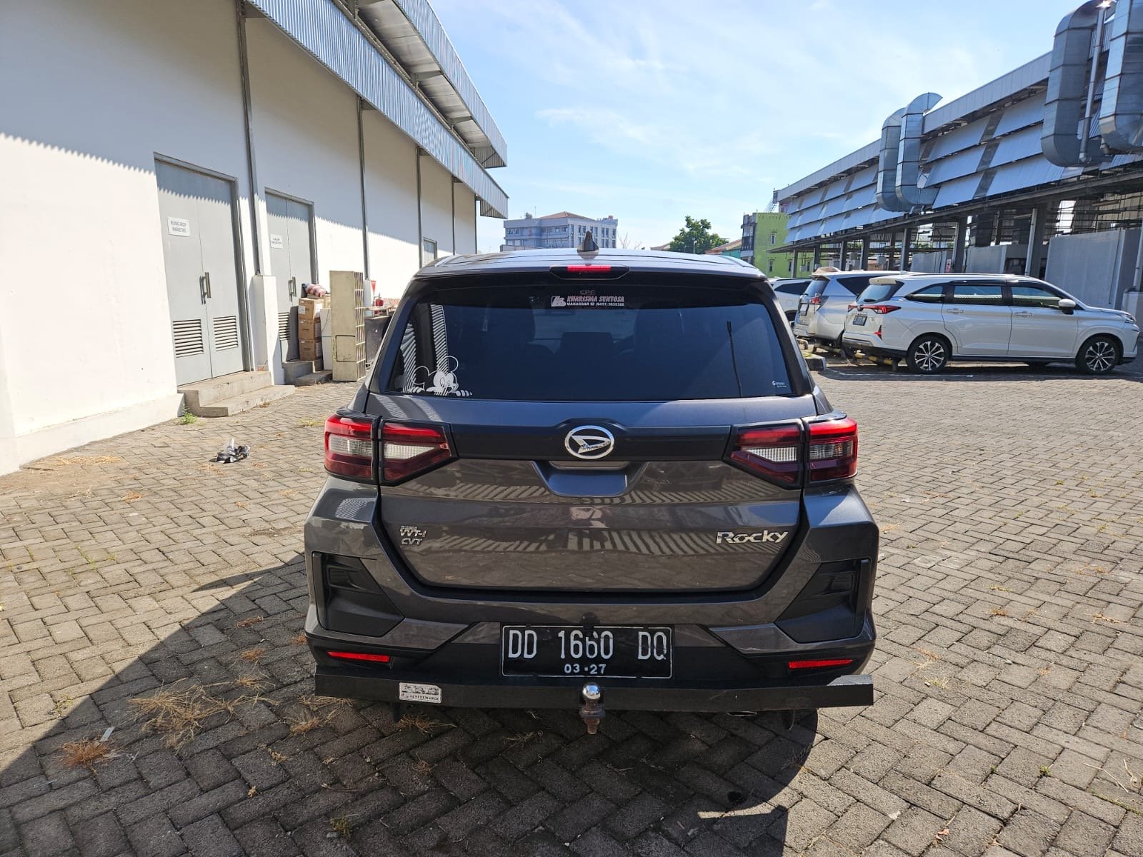 Foto Bagian Belakang Mobil