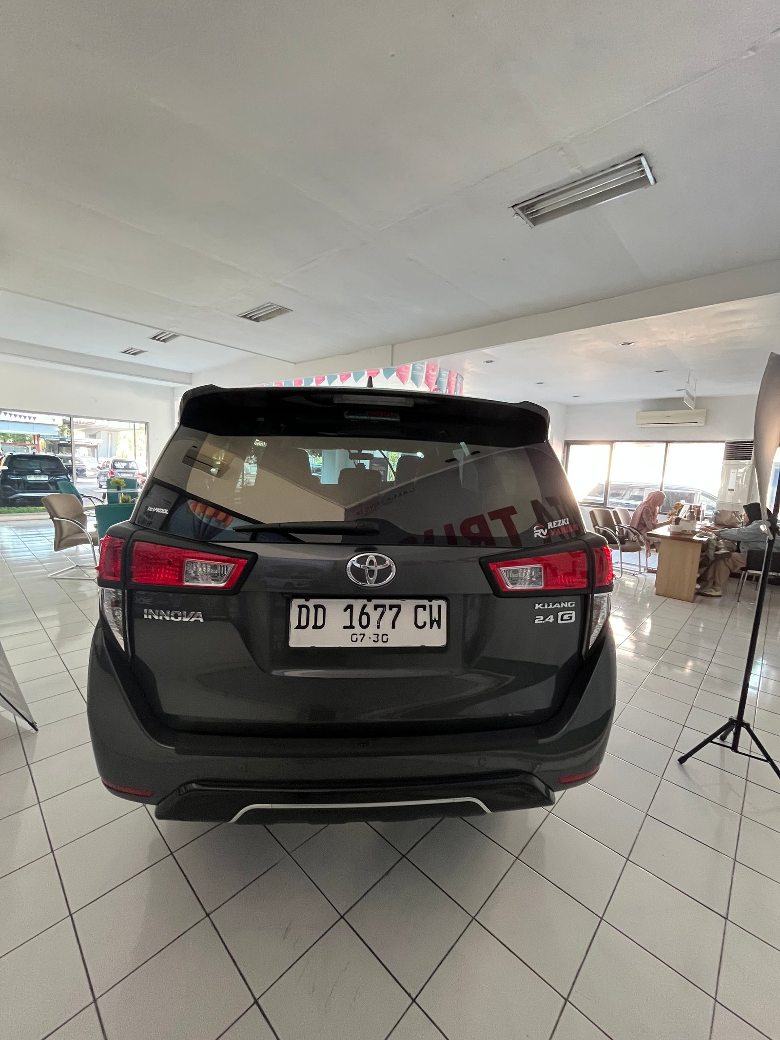 Foto Bagian Belakang Mobil