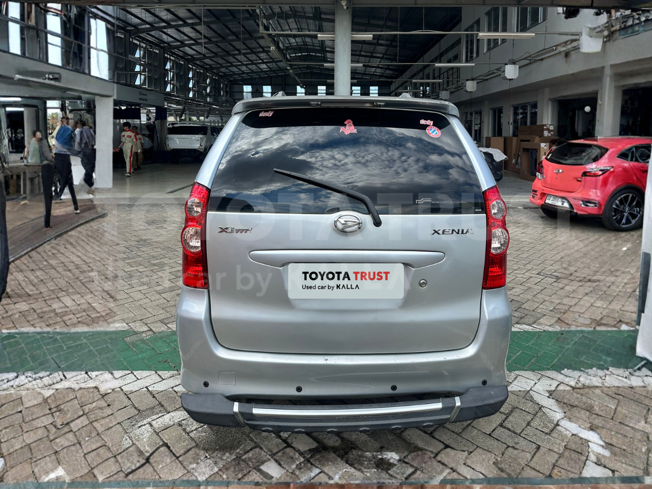 Foto Bagian Belakang Mobil