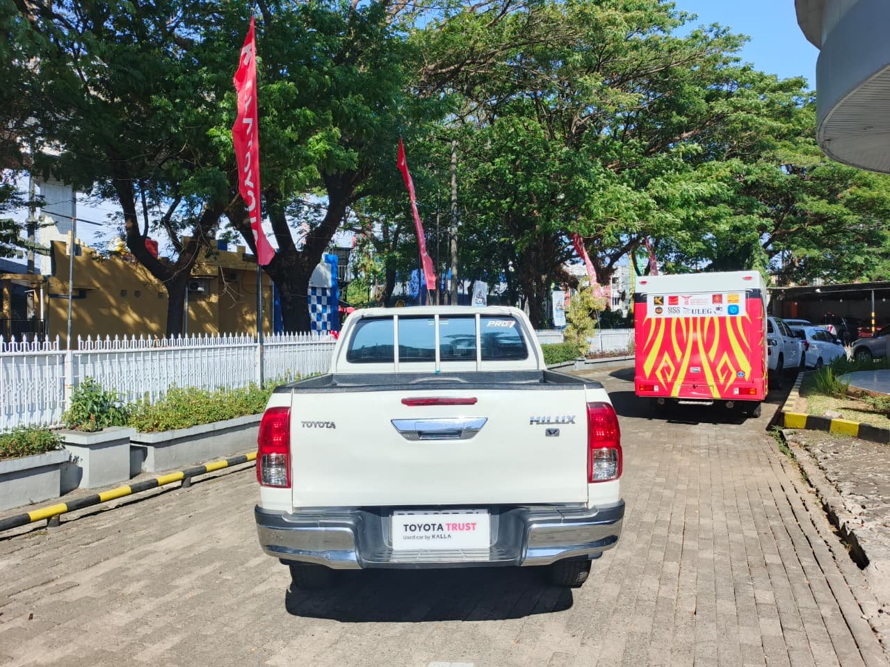 Foto Bagian Belakang Mobil