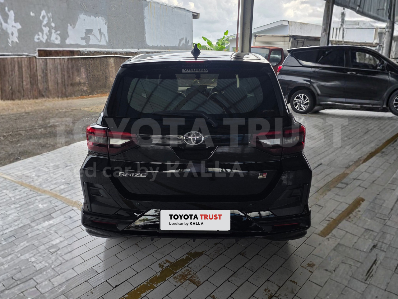 Foto Bagian Belakang Mobil