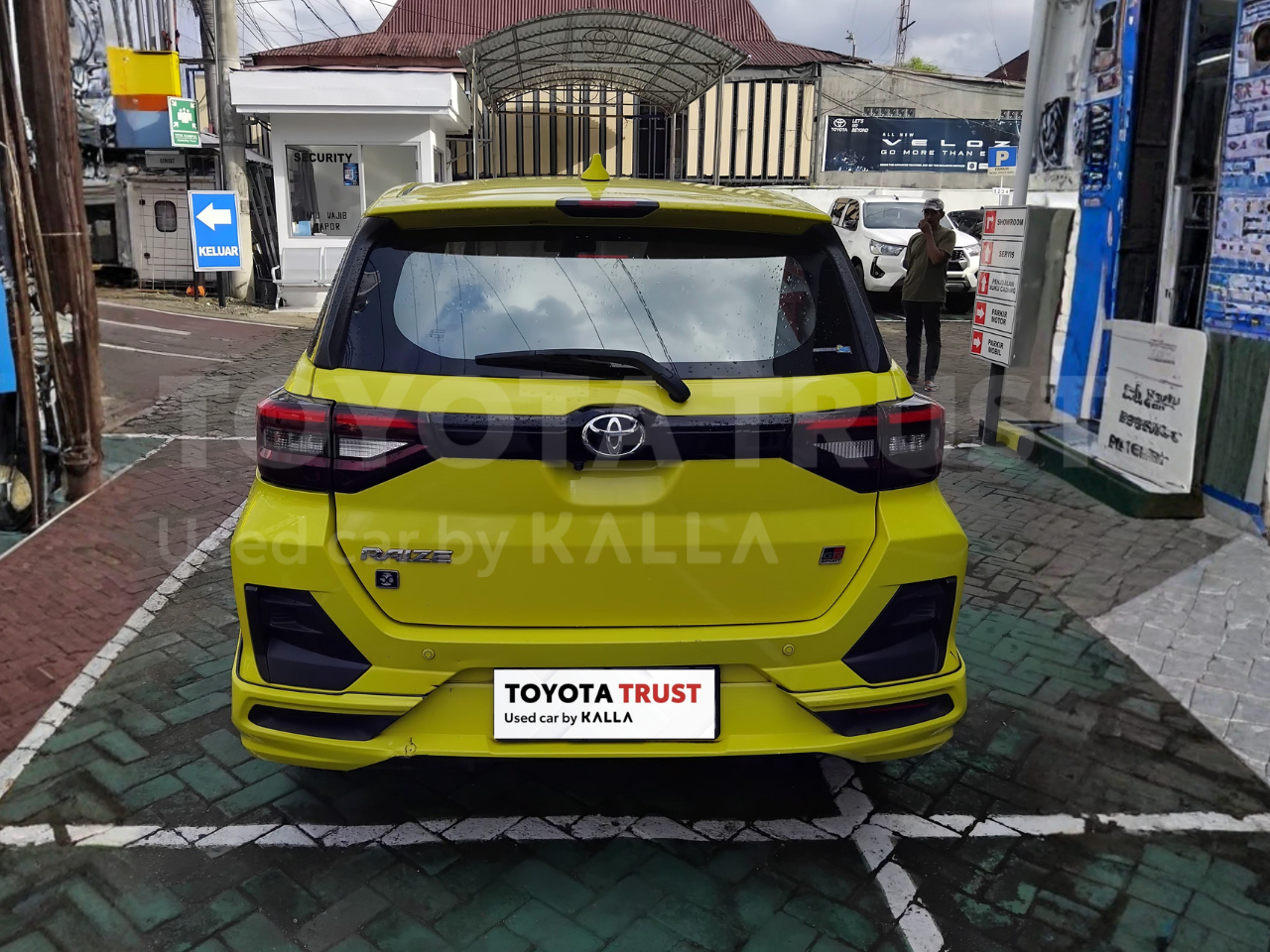 Foto Bagian Belakang Mobil