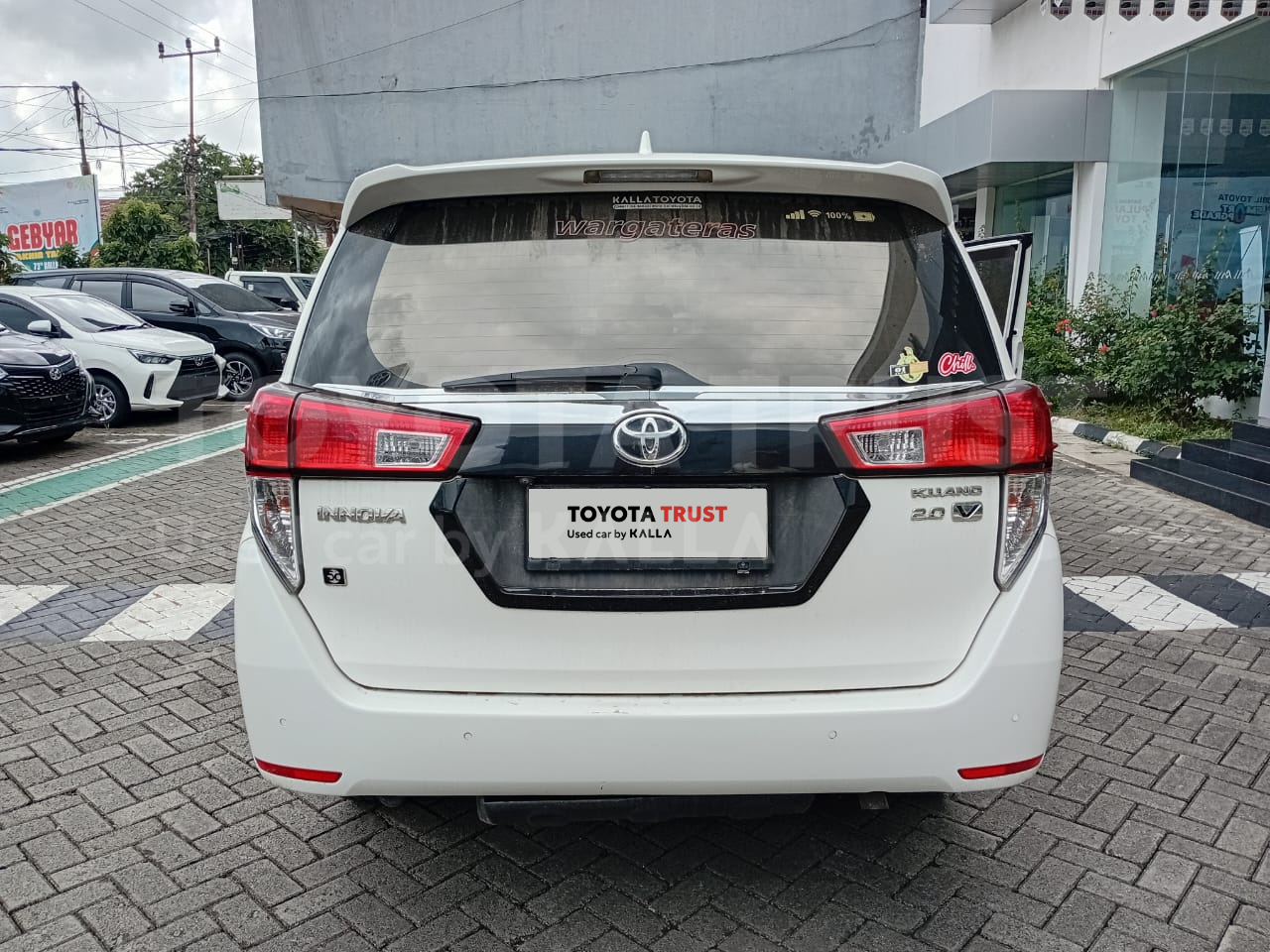 Foto Bagian Belakang Mobil