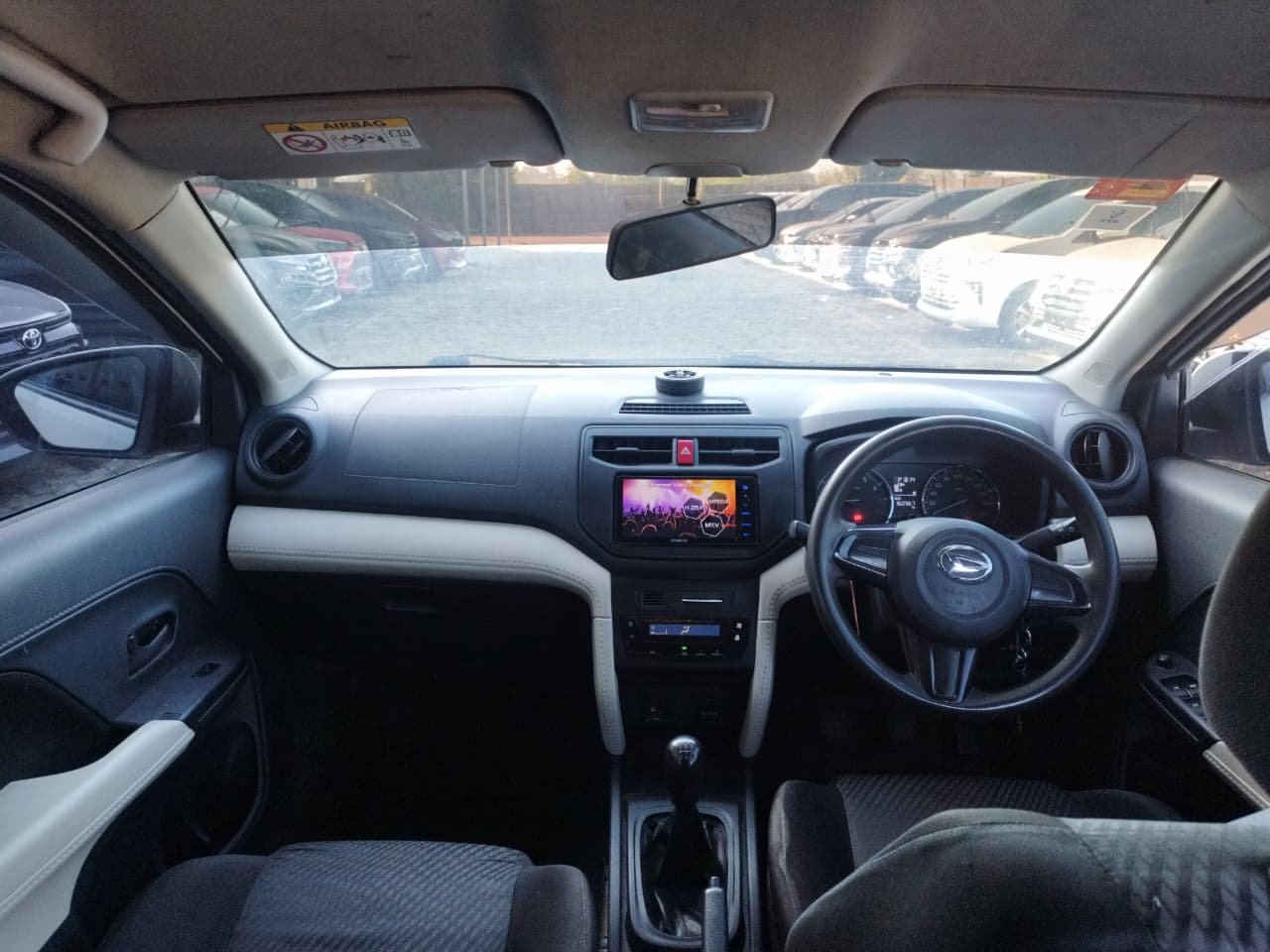 Foto Bagian Dashboard Mobil