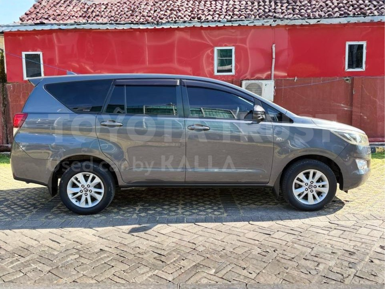 Foto Bagian Kanan Mobil