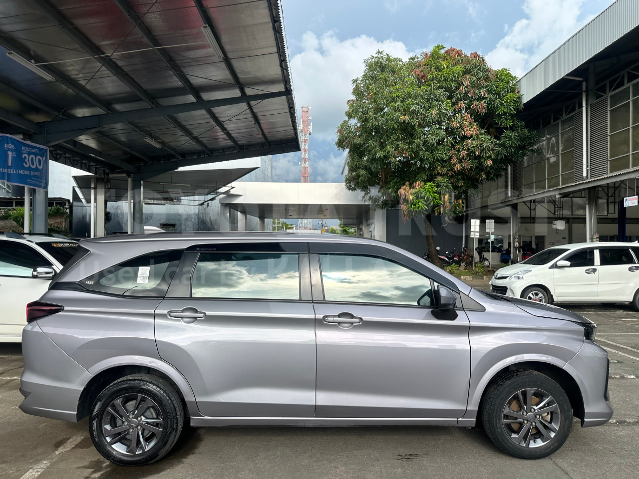 Foto Bagian Kanan Mobil