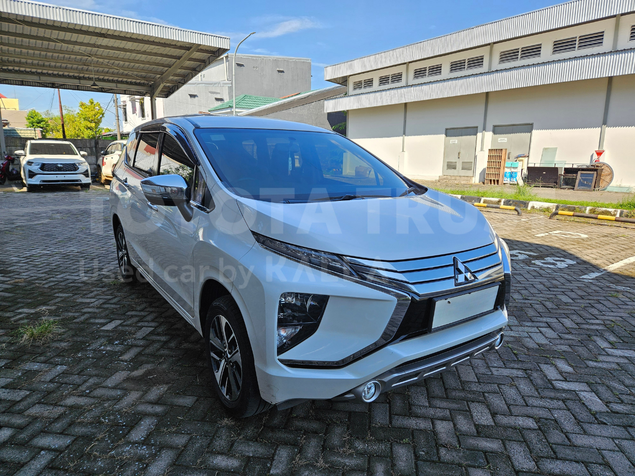 Foto Bagian Kanan Mobil