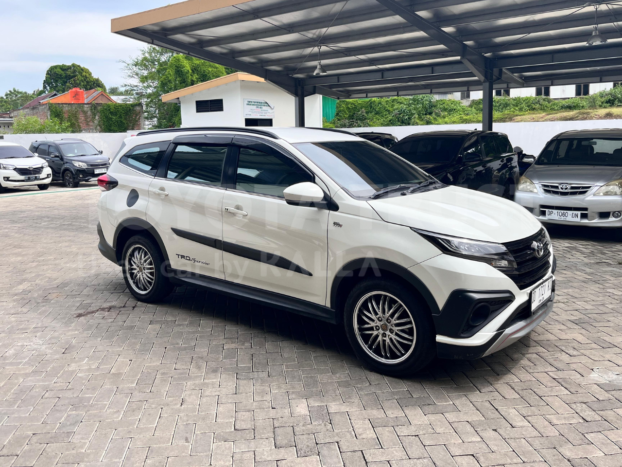 Foto Bagian Kanan Mobil