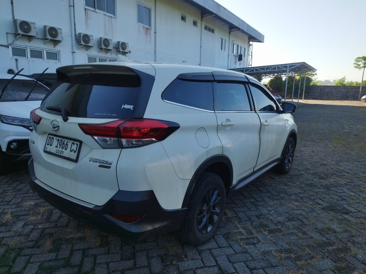 Foto Bagian Kanan Mobil