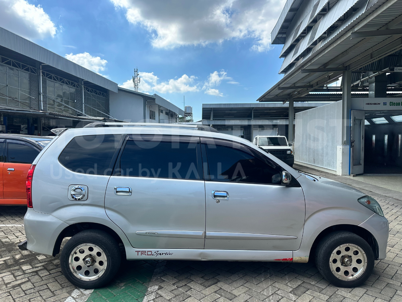 Foto Bagian Kanan Mobil