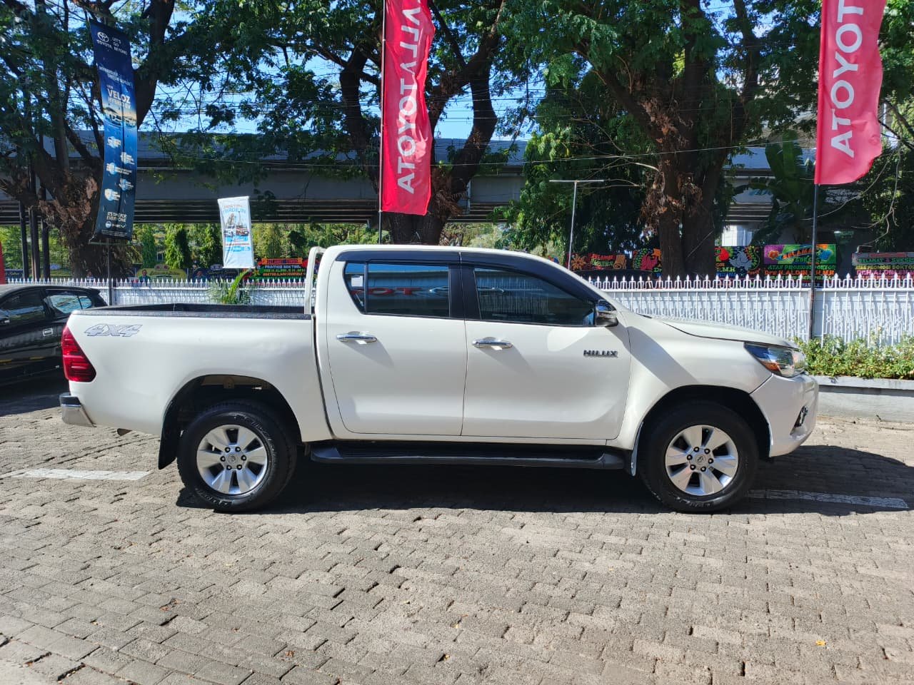 Foto Bagian Kanan Mobil