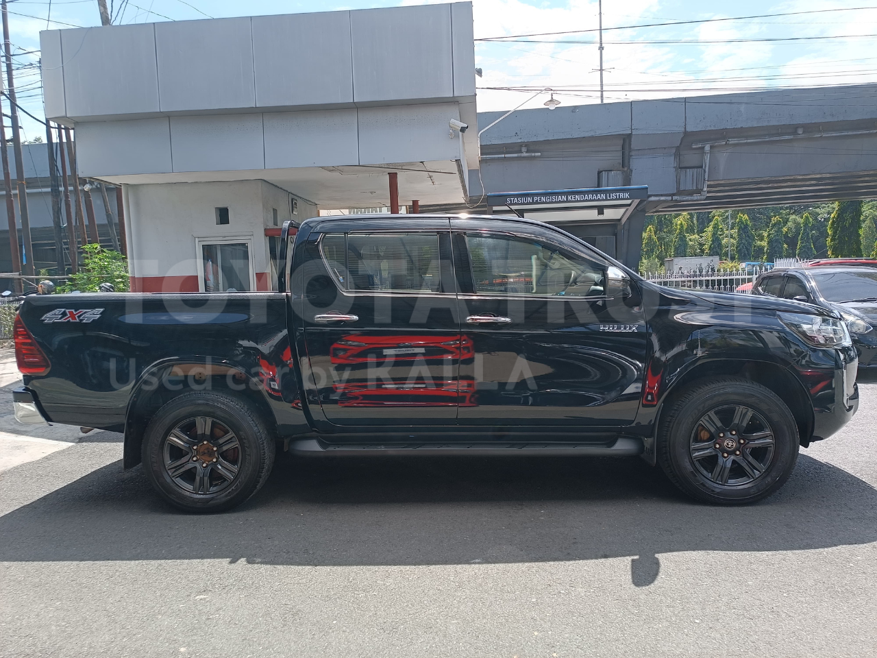 Foto Bagian Kanan Mobil