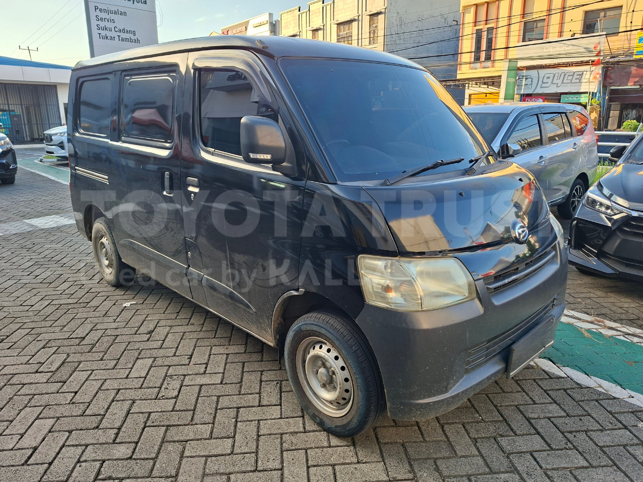 Foto Bagian Kanan Mobil