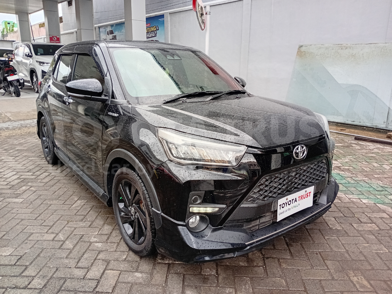 Foto Bagian Kanan Mobil