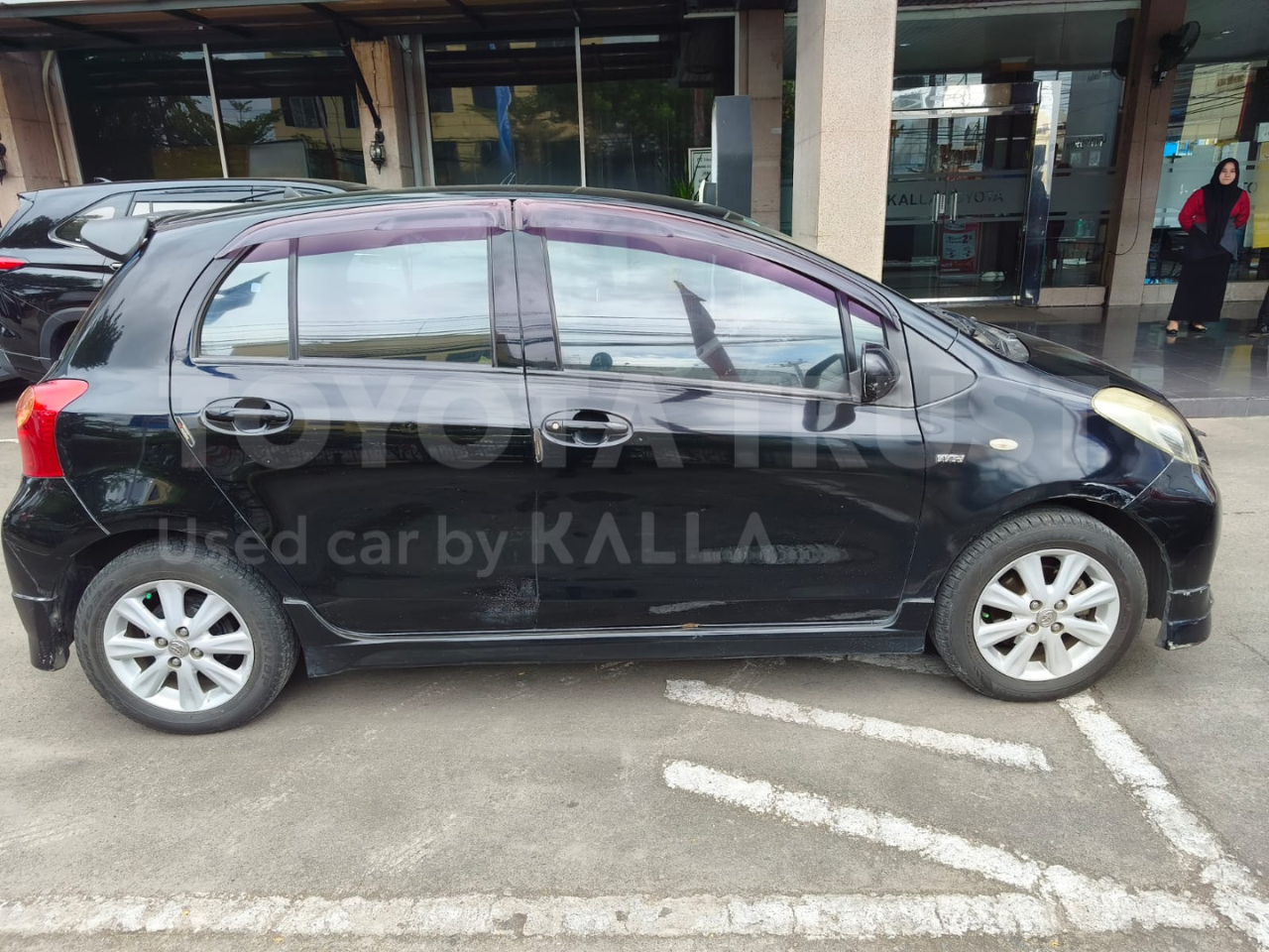 Foto Bagian Kanan Mobil