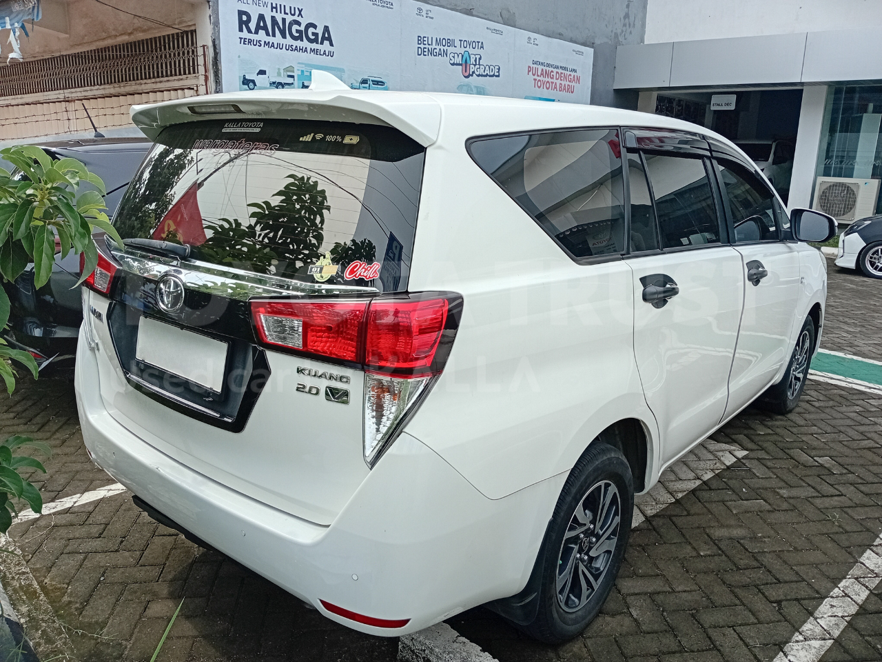 Foto Bagian Kanan Mobil