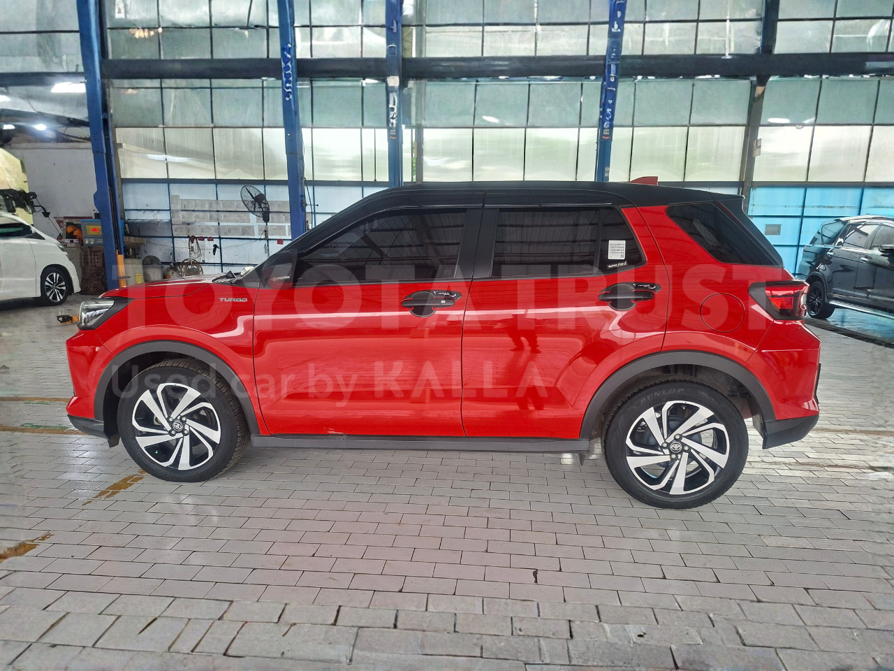 Foto Bagian Kiri Mobil