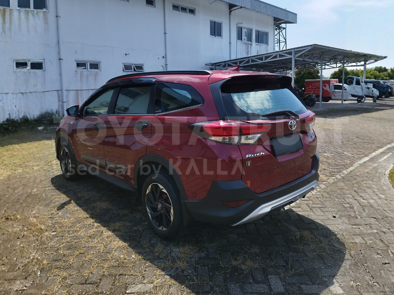 Foto Bagian Kiri Mobil