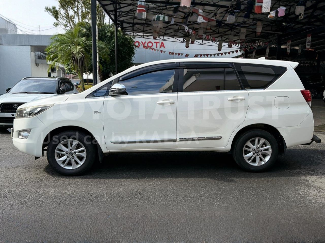 Foto Bagian Kiri Mobil