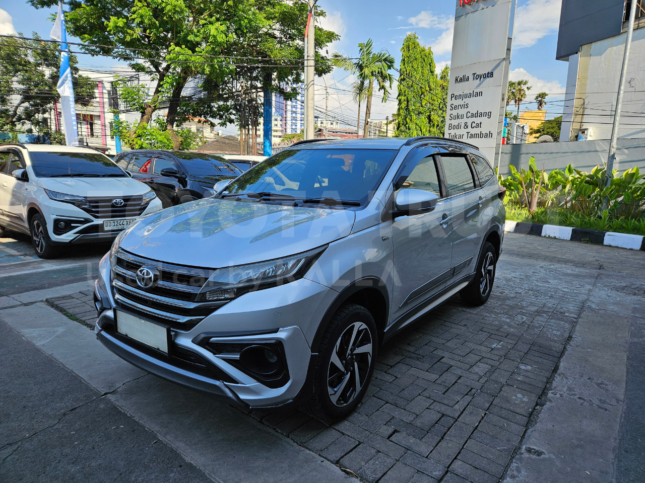 Foto Bagian Kiri Mobil