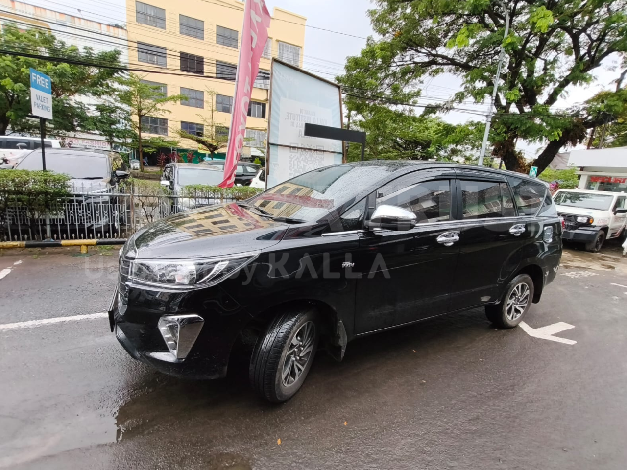 Foto Bagian Kiri Mobil