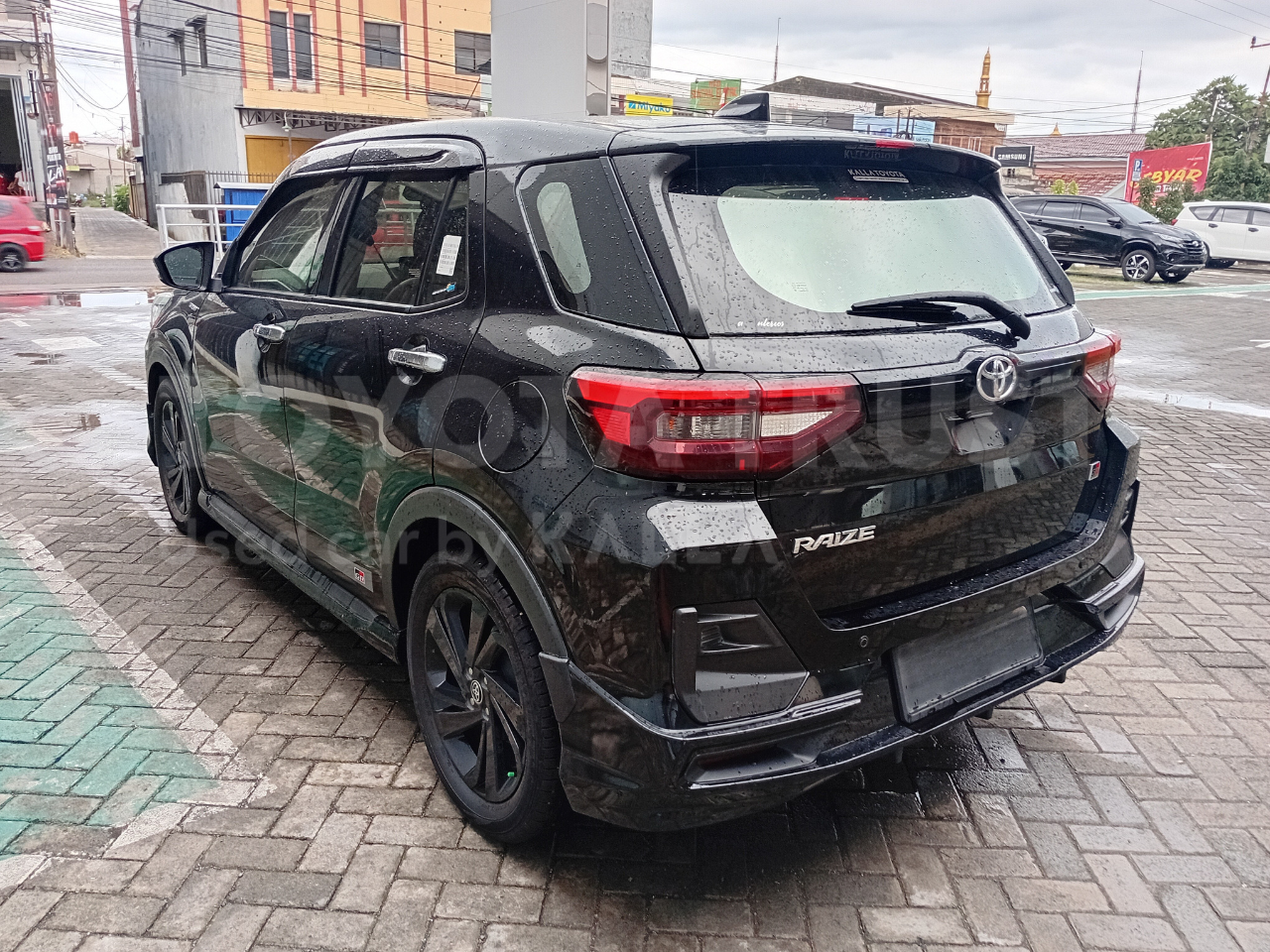 Foto Bagian Kiri Mobil