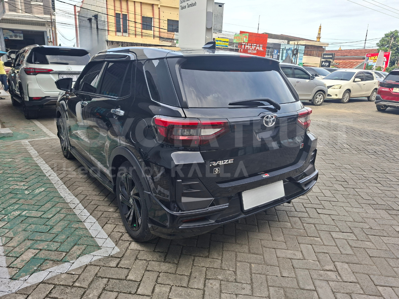 Foto Bagian Kiri Mobil
