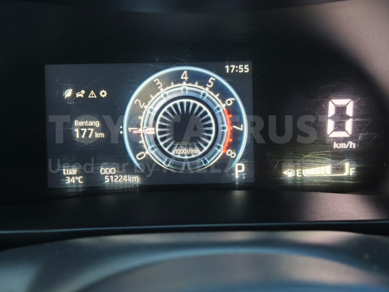 Foto Bagian Odometer Mobil