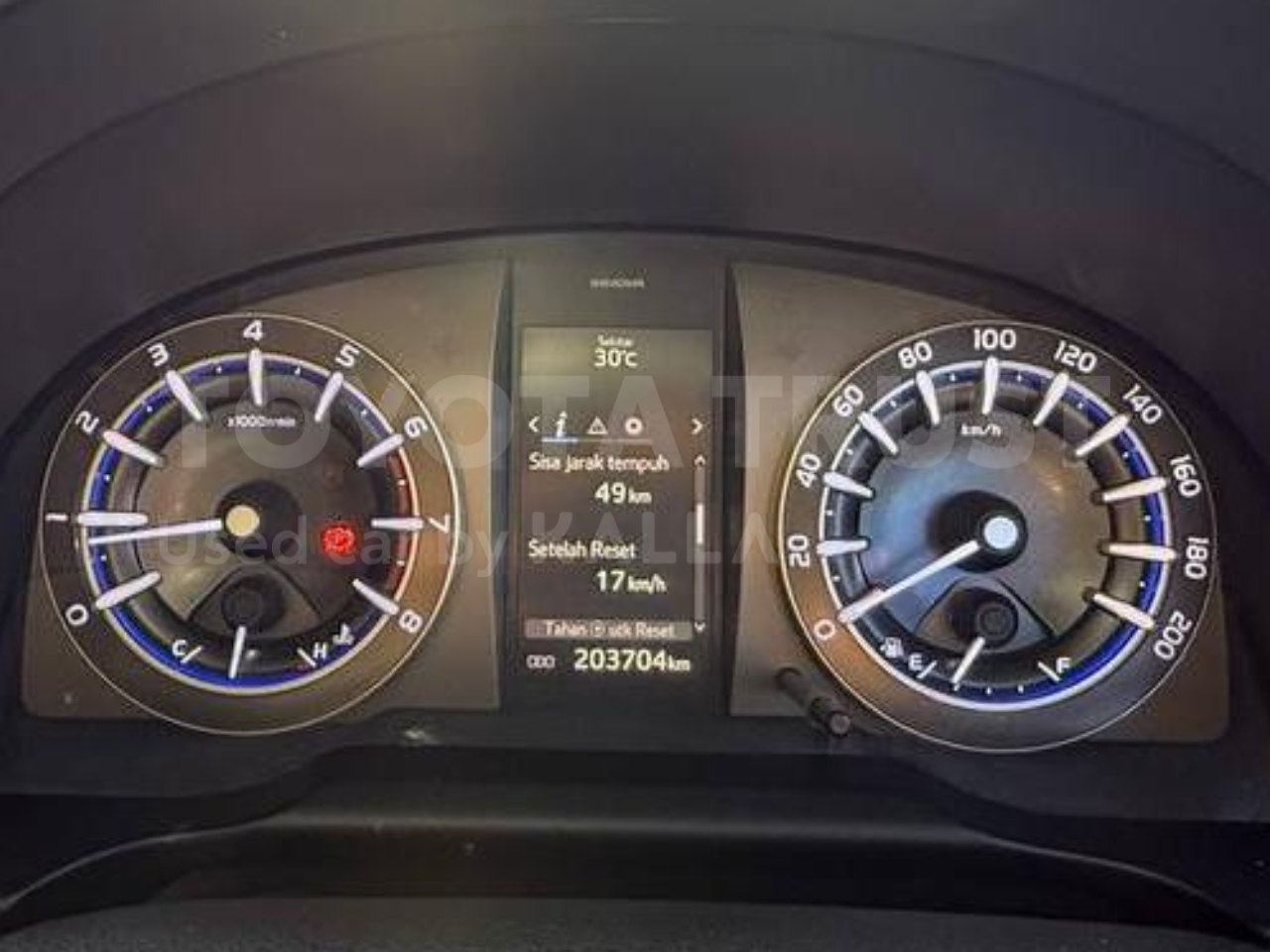 Foto Bagian Odometer Mobil