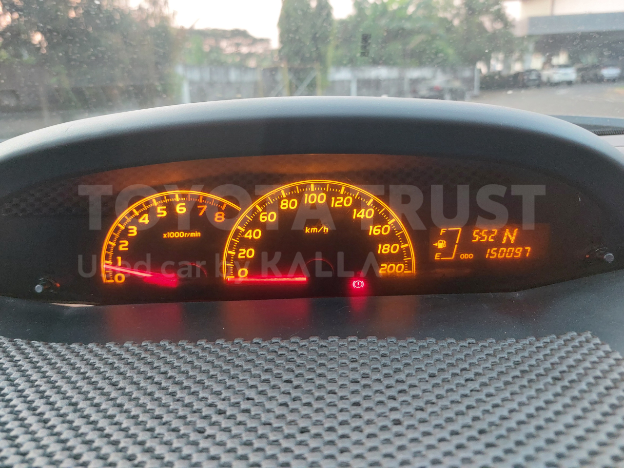 Foto Bagian Odometer Mobil