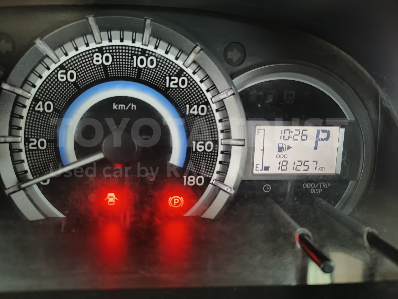 Foto Bagian Odometer Mobil