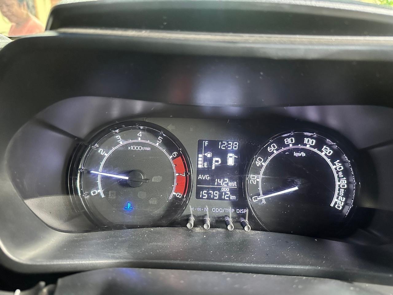 Foto Bagian Odometer Mobil
