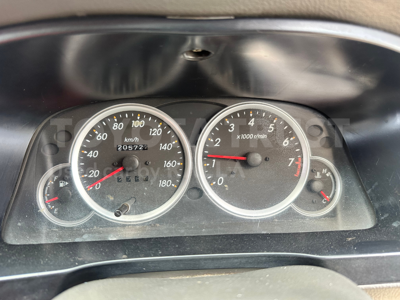 Foto Bagian Odometer Mobil